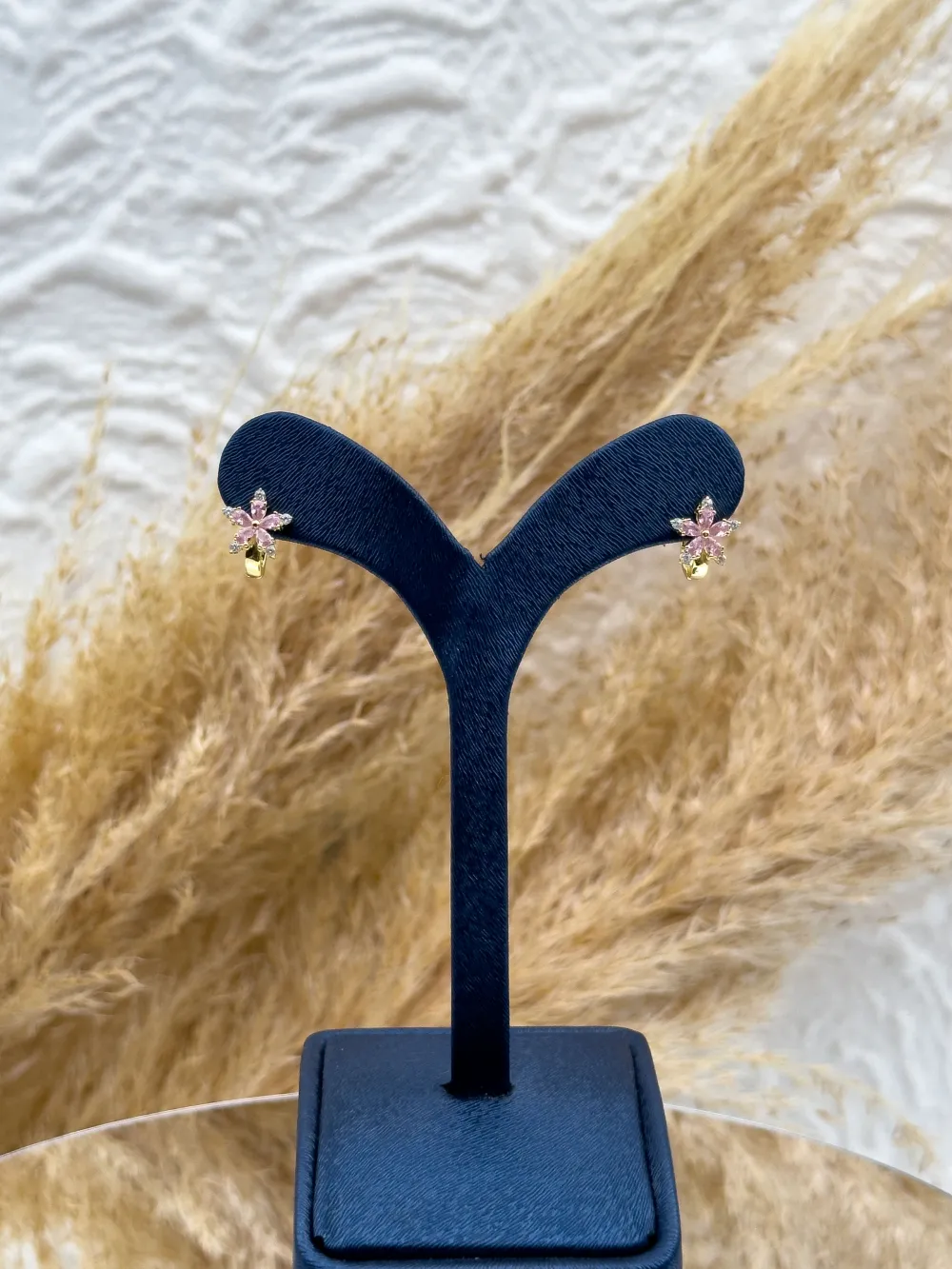 925 Ayar Gümüş Gold Renk Pembe Kuvars Taşlı Lotus Modeli Kız Çocuk Küpesi